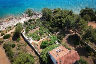 Apartments by the sea Zavala, Hvar - 2061 - Zavala - 8