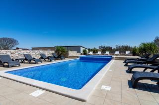Family friendly apartments with a swimming pool Valbandon, Fazana - 2201 - Štinjan - 5