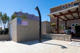 Family friendly apartments with a swimming pool Valbandon, Fazana - 2201 - Štinjan - 3