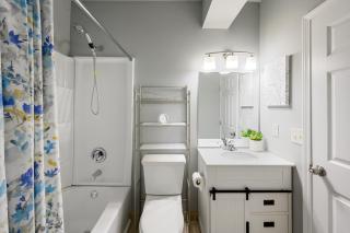 The Secluded Secret in Stone Mountain - Stone Mountain - 2