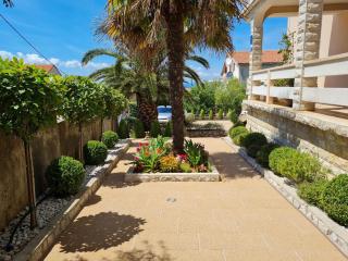 Apartments with a parking space Lun, Pag - 4062 - Lun - 4