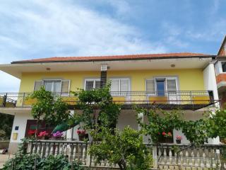Apartments with a parking space Grebastica, Sibenik - 4312 - Brodarica - 0