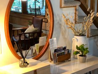 Creekside Cabin - Seven Devils,NC - Pet-Friendly, Close to Hiking & Fishing, and Family Games! - Seven Devils - 1