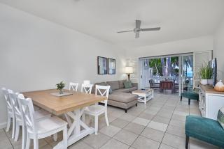 Beach Club Oceanview Apartment 1221-2 Palm Cove - 9