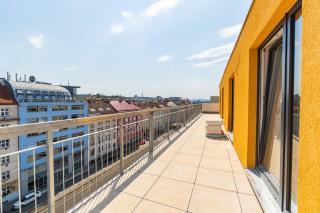 Penthouse # 81 with panoramic city view in Elite Rezidence with free parking - Prague - 5