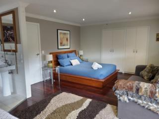 Beautiful Dutch Barn style country house in Merrijig (base of Mt Buller). - Merrijig - 3