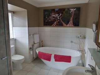Beautiful Dutch Barn style country house in Merrijig (base of Mt Buller). - Merrijig - 5