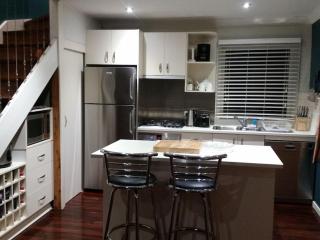Beautiful Dutch Barn style country house in Merrijig (base of Mt Buller). - Merrijig - 8