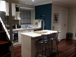 Beautiful Dutch Barn style country house in Merrijig (base of Mt Buller). - Merrijig - 1
