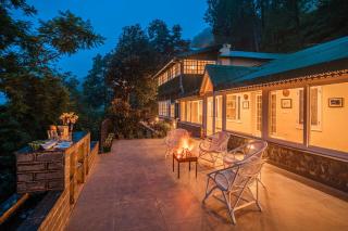 StayVista at Springfield with Bonfire - Kasauli - 8