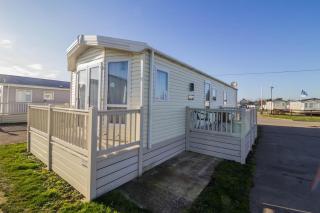 Lovely 6 Berth Caravan At Suffolk Sands Holiday Park Ref 45010Mv - Felixstowe - 9