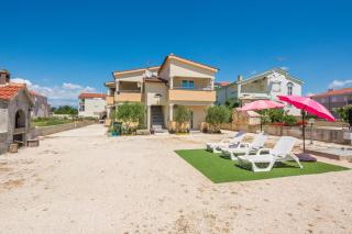 Apartments by the sea Privlaka, Zadar - 18601 - Vir - 0