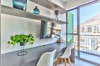 Arty Modern Design Studio with Balcony and Pool - Cidade Do Cabo - 9