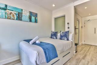 Arty Modern Design Studio with Balcony and Pool - Cidade Do Cabo - 2