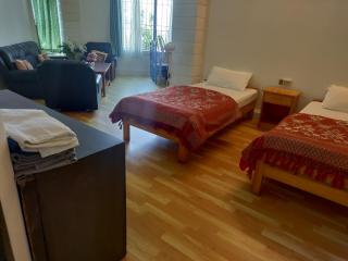 The Shillong Hills Guest House - 4