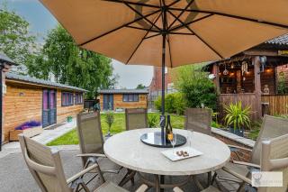 Silver Stag Properties Large 4 bed Property - 7