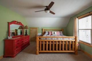 Captain's Cove Lakehouse - 2