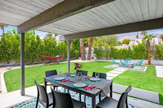 Iconic Mid-Century Modern Escape Permit# 4729 - Palm Springs - 9