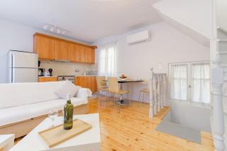 Joanna's Old Town place - 8