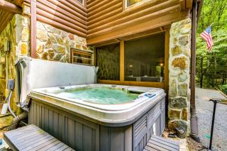 Bearfoot Bend Cabin in Blue Ridge - 9