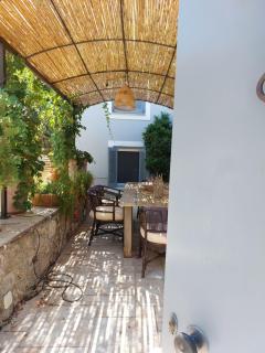 quiet home, down town - Spetses - 9