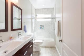 Lake Balboa Modern Glam Charmer - 5