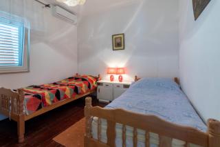 Apartments by the sea Bobovisca na Moru, Brac - 5682 - 1