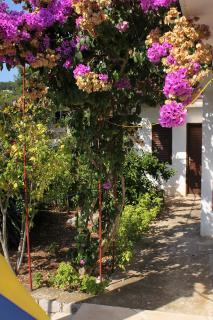 Apartments by the sea Basina, Hvar - 5700 - Vrboska - 2