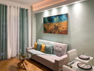 Cozy and Chic apartment in the Center, 5 min Subway - 6