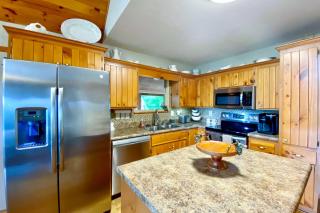 Picturesque Murphy Cabin with Fire Pit and Views! - Murphy - 1