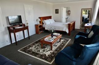 The Loft Bed and Breakfast - 7