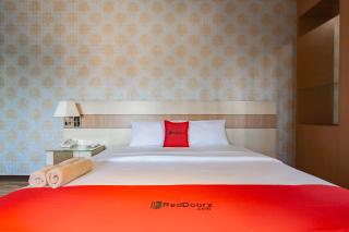 RedDoorz Premium near Bandung Station - Bandung - 4