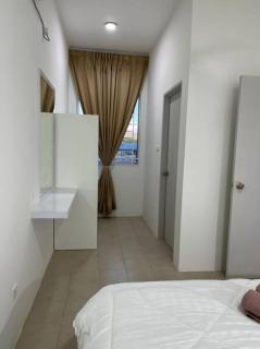 OrchidVilla Homestay at Southville Apartment - Kampong Parit - 4