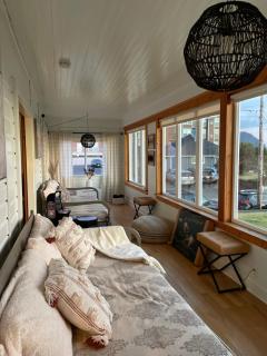 Seaside Beach Front House on the Promenade - 2