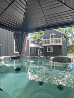 Amazing Poconos House . Sauna/Hot Tub/Private Pool - East Stroudsburg - 2
