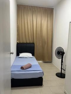 OrchidVilla Homestay at Southville Apartment - Kampong Parit - 9