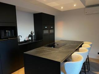 Circuit & Beach Apartment - 9
