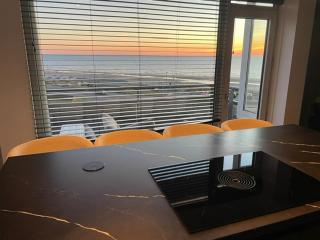 Circuit & Beach Apartment - 2