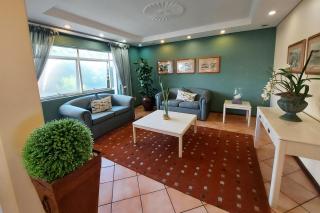 First Group Brookes Hill Suites - Summerstrand - 2