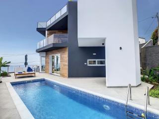 Villa Omar by LovelyStay - Canhas - 0