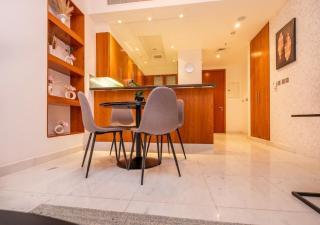 Hometown Apartments - Cosy 1 Br Apartment with Brand New Furniture in DIFC - Dubai - 7