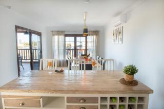 Villa Vista Reina - Luxury 6 Bedroom - Heated Pool- Views - Pool Table - Vista Lobos - Playa Blanca - Playa Blanca - 5