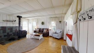 Two-Bedroom House - Townsend - 5