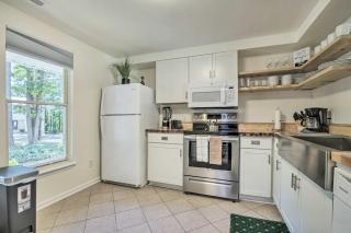 Walk to Dtwn and Breweries Townhome in Cary! - Cary - 2