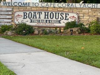 This Homestay Oasis Is The Cape's Best Place To Stay - Cape Coral - 8