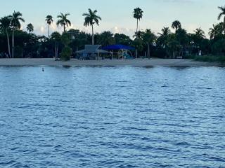 This Homestay Oasis Is The Cape's Best Place To Stay - Cape Coral - 9