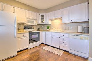 Charming Condo with Pool Access in Osage Beach! - Osage Beach - 4