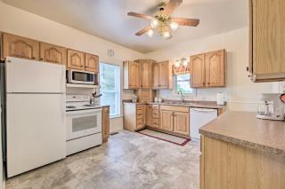 The Shady Cottage Millersburg Getaway with Deck - Millersburg - 2