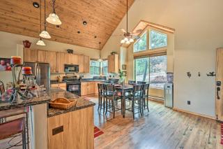 Fire Pit, Deck and Grill Serene Prescott Cabin! - Prescott - 4