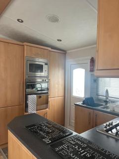 Immaculate 2-Bed Lodge in Monreith - Newton Stewart - 2